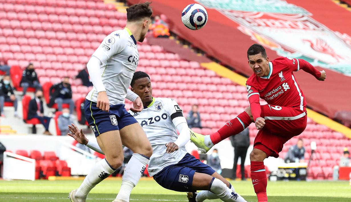 Roberto Firmino mampu membobol gawang The Villa. Akan tetapi, gol Firmino dianulir VAR karena rekannya yang mengawali serangan sudah berada dalam posisi offside. (Foto: AFP/Pool/Martin Rickett)