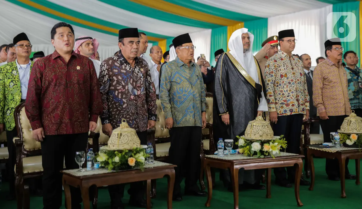 Menteri BUMN Erick Thohir, Menag Fachrul Razi, Ketum DMI Jusuf Kalla, Sekjen Liga Islam Dunia Muhammad bin Abdul Karim Al-Issa, Gubernur DKI Jakarta Anies Baswedan, Menteri ATR/BPN Sofyan Djalil saat groundbreaking museum sejarah nabi di Ancol, Jakarta, Rabu (26/2/2020). (Liputan6.com/Faizal Fanani)
