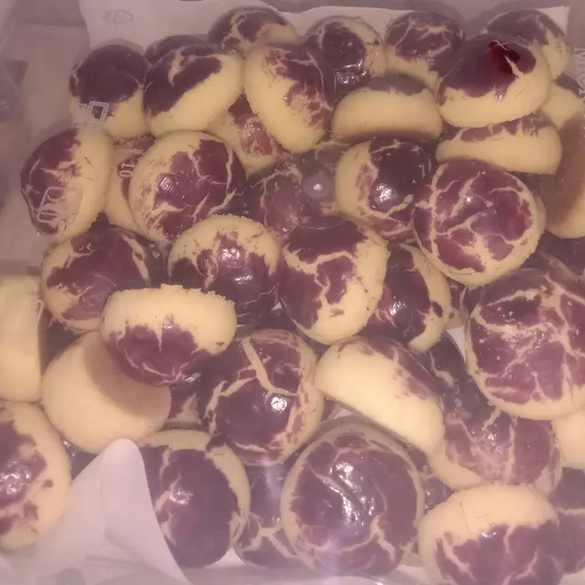6 Potret Olesan Nastar Tidak Kuning Kinclong Ini Bikin Senyum Tipis