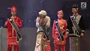 Wendra Tandribali dari DKI Jakarta menjadi juara 1 pada acara malam final Duta Muda ASEAN-Indonesia 2017 yang diselenggarakan oleh Kementerian Luar Negeri RI, di Balai Sarbini, Jakarta, Selasa (29/08). (Liputan6.com/Herman Zakharia)