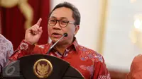 Ketum Partai Amanat Nasional (PAN) Zulkifli Hasan memberi keterangan di Istana Negara, Jakarta, Rabu (2/9/2015). PAN menyatakan resmi bergabung dengan koalisi partai pendukung pemerintah. (Liputan6.com/Faizal Fanani)