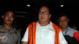 Basuki Hariman saat akan meninggalkan gedung KPK usai menjalani pemeriksaan terkait penyuapan Hakim MK, Patrialis Akbar, Jakarta, Jumat (27/1). Basuki diduga memberi suap senilai USD 20 ribu dan SGD 200 ribu. (Liputan6.com/Helmi Fithriansyah)