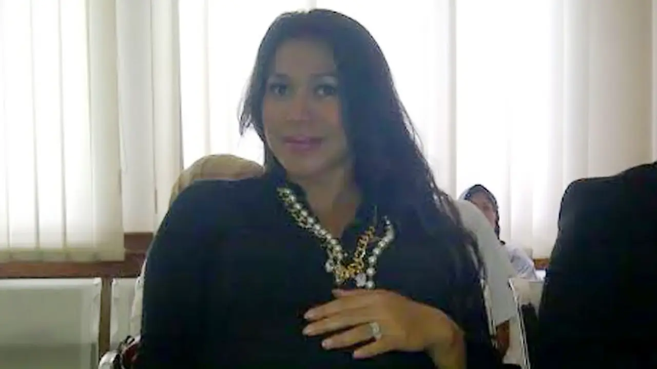 Anne J Cotto digugat mantan suami