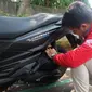 Bagi Anda yang sehari-hari menggunakan sepeda motor patut memperhatikan hal-hal berikut agar si kuda besi selalu dalam kondisi prima