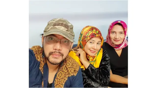 Potret Kebersamaan Sandy Tumiwa dan Vivi Paris