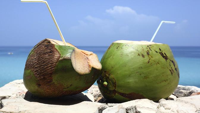 Lambung Bermasalah Coba Minum Air Kelapa Health Liputan6 