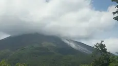 Lava Pijar Karangetang Meluncur 1 Km, Warga Diminta Waspada