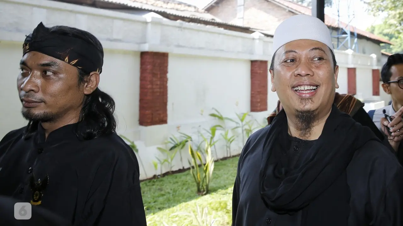Opick hadiri sidang cerai