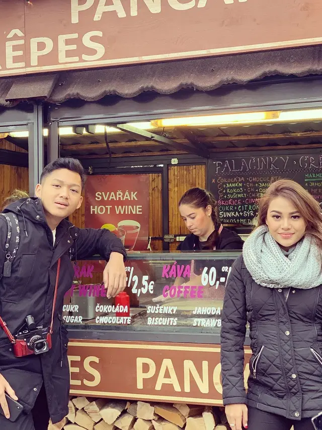 7 Potret Kebersamaan Azriel dan Aurel Hermansyah, Sibling Goals