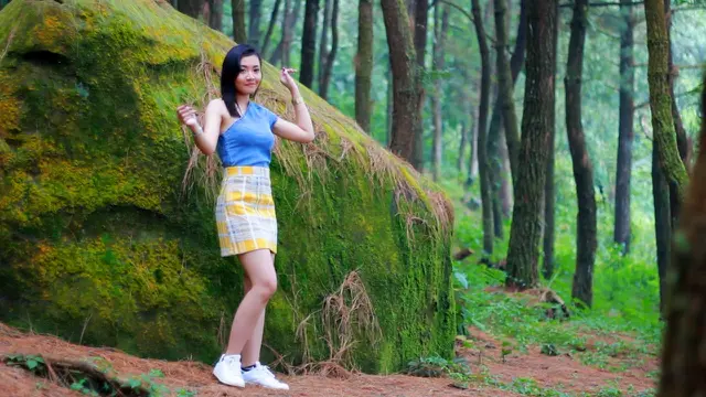 Penyanyi Dilla Priscillia memperkenalkan lagu terbarunya berjudul Aku Istri Bukan Pembantu