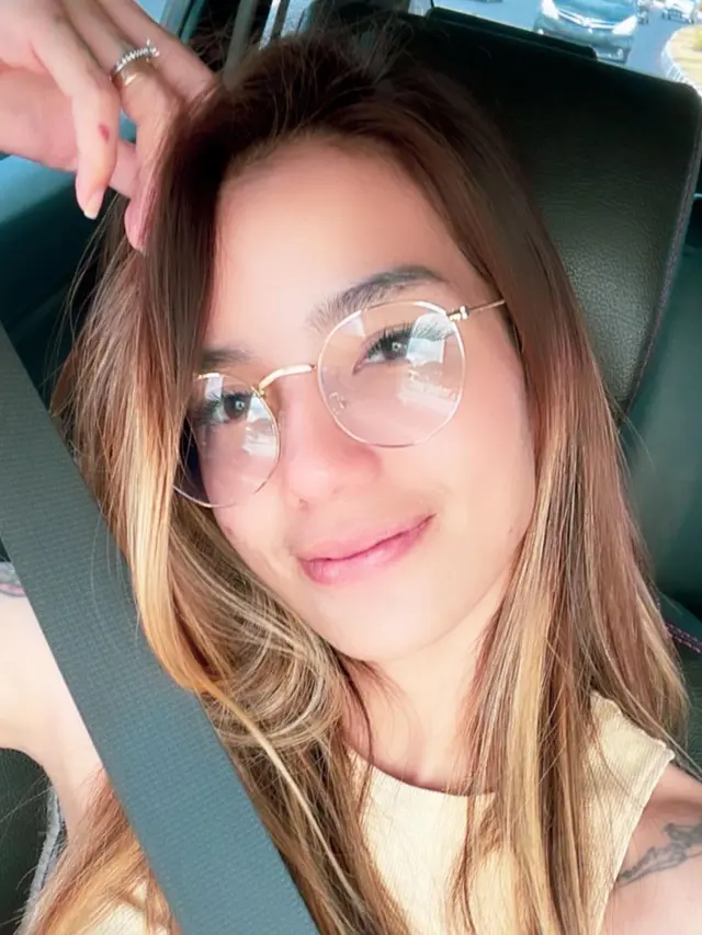 6 Potret Terbaru Sheila Marcia Usai Hapus Tato di Wajah, Lebih Fresh