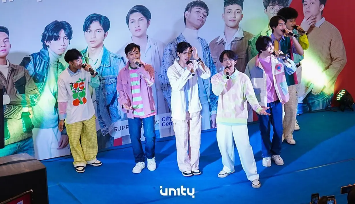 Sayangnya, konser kali ini UN1TY akan tampil dengan 7 member yakni Farhan, Shandy, Gilang, Fenly, Fajri, Zweitson dan Fiki. Lantaran Ricky memutuskan untuk hengkang dari UN1TY. Pengumuman tersebut dikeluarkan oleh Ricky melalui akun Twitter dan Instagram-nya. Yang kemudian disusul oleh 1ID Entertainment selaku management grup. (Liputan6.com/IG/@un1ty_official)