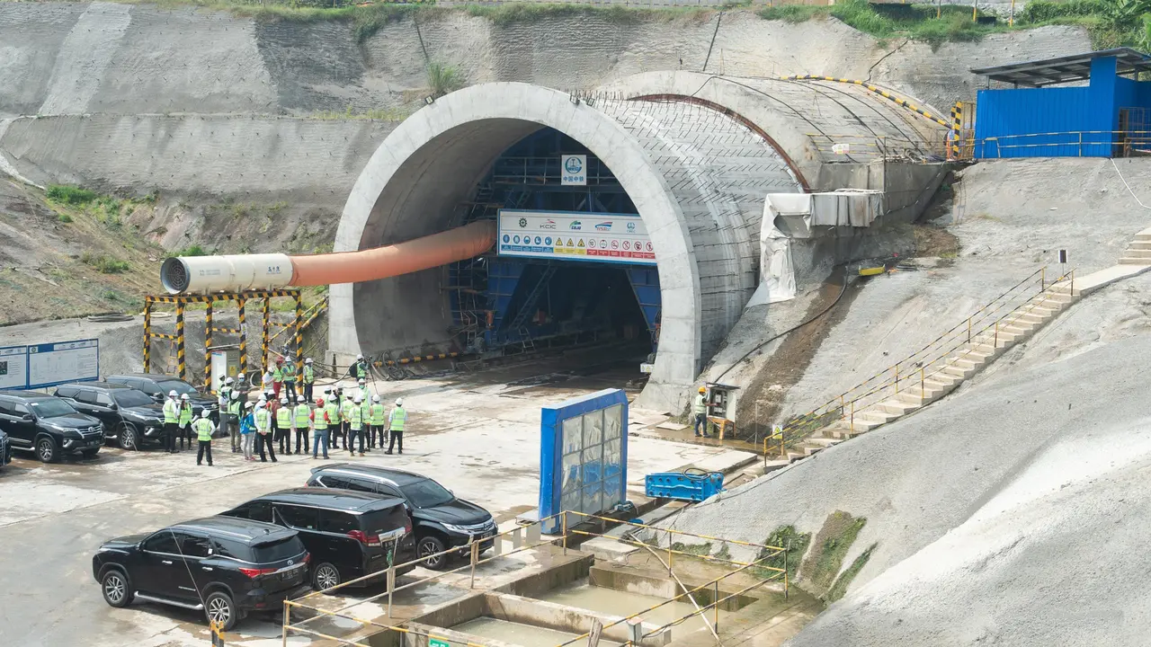 FOTO: Intip Progres Pembangunan Jalur Kereta Cepat Jakarta - Bandung