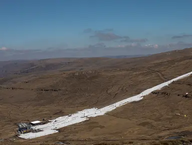 Area resor ski Afriski yang terletak di Pegunungan Maluti, Kerajaan Lesotho, Rabu (11/7). Lesotho sedang membangun dirinya sebagai tujuan olahraga musim dingin alternatif. (Marco Longari/AFP)