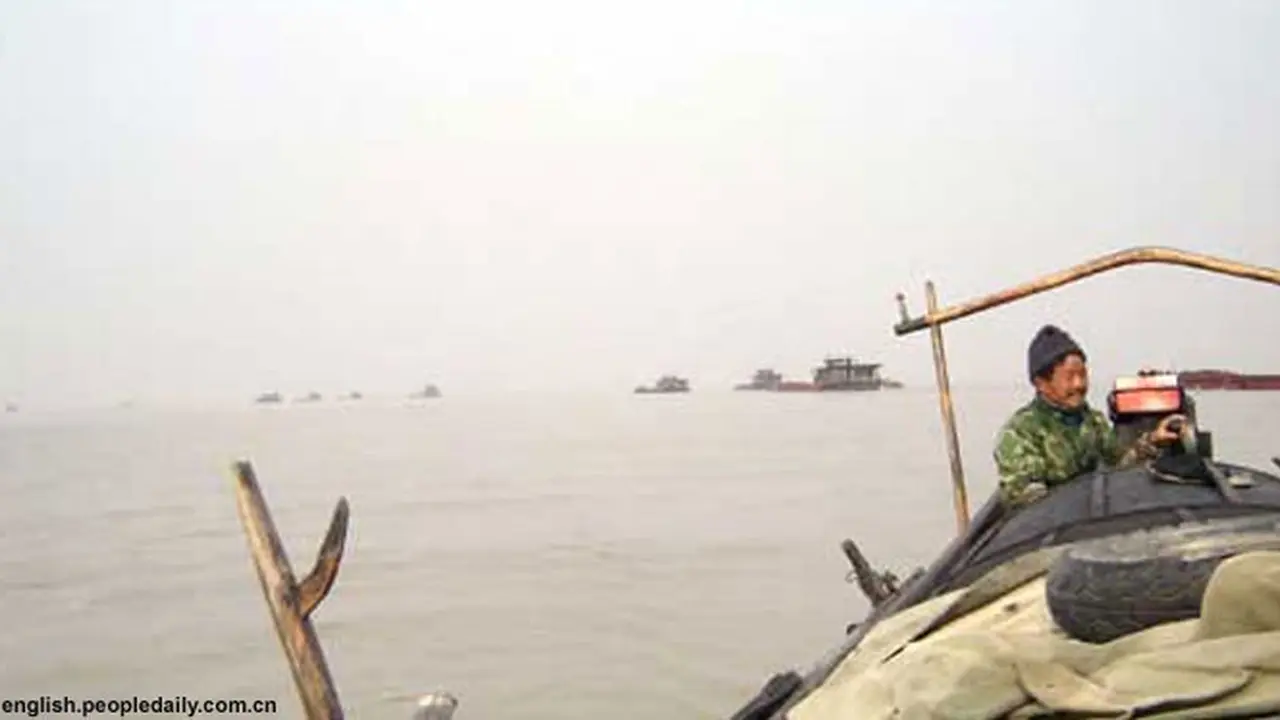 bangkai-kapal130319b.jpg