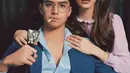 Bersama Al Ghazali, Alyssa Daguise berperan sebagai Priscilla Presley dengan gaya khas 70an [@alyssadaguise]
