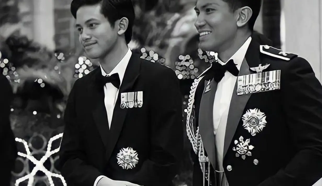 Keduanya pun kompak mengenakan setelan jas dan dasi kupu-kupu, lengkap dengan pin masing-masing.  [@dytmabdulwakeel]