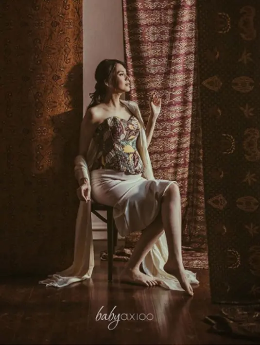 Memasuki usia kehamilan hampir 8 bulan, namun Donita masih terlihat langsing. (instagram.com/donitabhubiy)