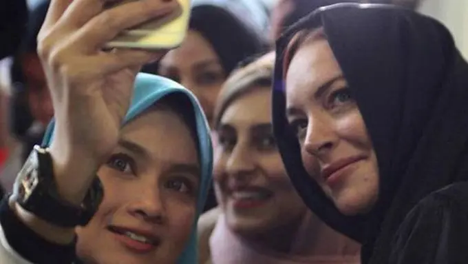 Lindsay Lohan pakai hijab/copyright instagram.com/aidijuma