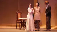 Teater Bunga Penutup Abad (Bambang E. Ros/Fimela.com)