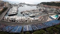 Pemandangan Sirkuit Monako saat Rio Haryanto beraksi dalam latihan bebas pertama F1 GP Monako, Kamis (26/5/2016). (AFP/Valery Hache)