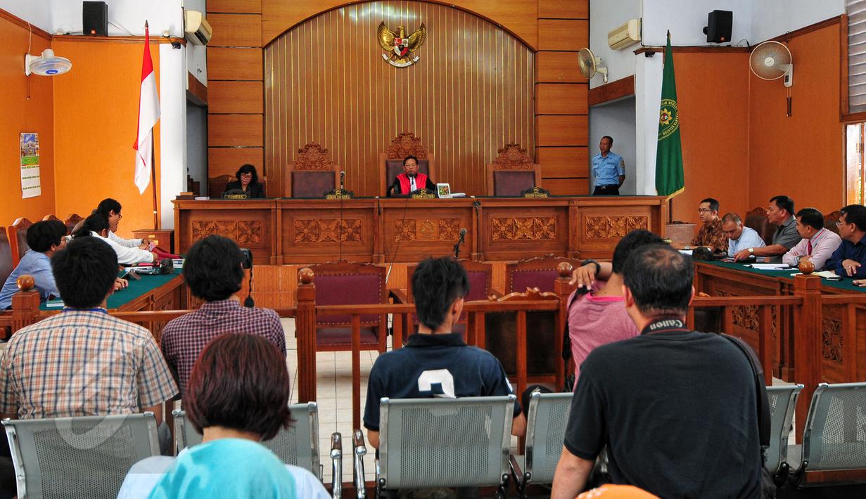 Suasana sidang lanjutan Praperadilan Novel Baswedan di PN Jakarta Selatan, Jumat (29/5/2015). Novel yang tidak hadir dalam sidang rencananya akan menyerahkan Piagam Penghargaan yang didapatnya selama bertugas di kepolisian. (Liputan6.com/Yoppy Renato)