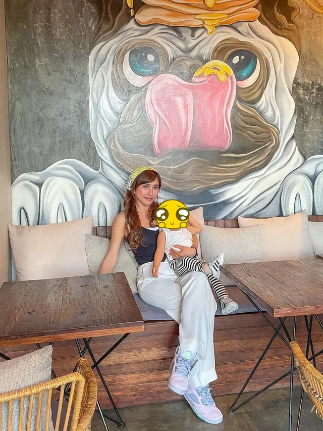 6 Potret Louise Anastasya saat Momong Anak, Disebut Bak Kakak dan Adik
