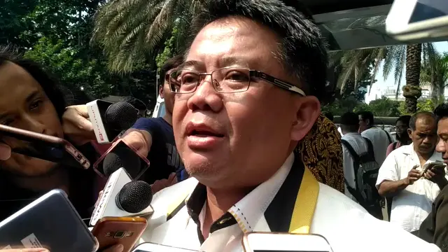 Presiden PKS, Sohibul Iman, menjalani pemeriksaan di Polda Metro Jaya (Ronald/Merdeka.com)