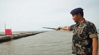 Kementerian Kelautan dan Perikanan (KKP) resmi menyegel pagar laut di Kabupaten Bekasi, Jawa Barat. (Foto: KKP)