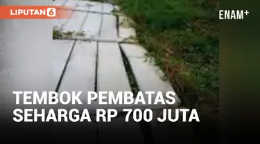 Tembok Pembatas Stadion Mini Padang Seharga Rp 700 Juta Roboh Akibat Terpaan Angin dari Helikopter Tim Jokowi