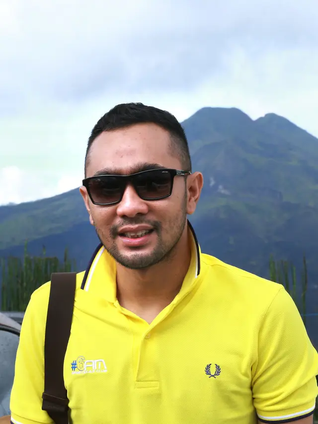 [Bintang] Enji Mantan Ayu Ting Ting