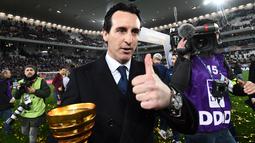 Unai Emery berhasil membawa Paris Saint-Germain merah gelar Ligue 1 2017-2018 dan juga Piala Prancis 2018. (AFP/Franck Fife)