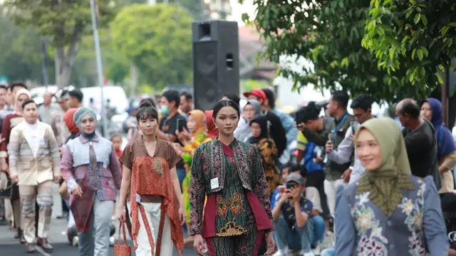 Bupati Banyuwangi: Fashion On Pedestrian Wadah Pengembangan Pelaku Usaha Batik Banyuwangi