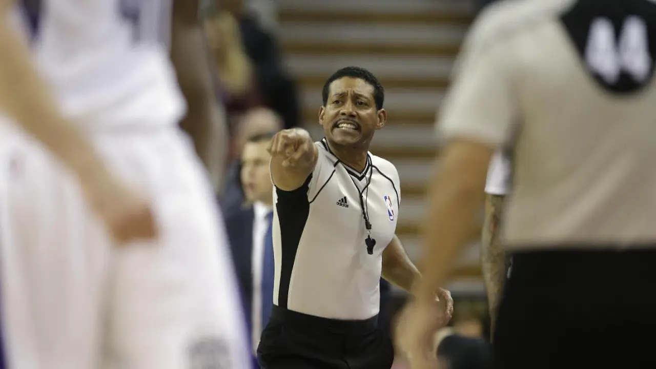 Wasit Gay di NBA