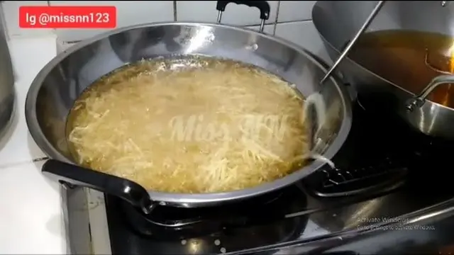 Mudah Dicoba, Ini Teknik Goreng Kentang Agar Cepat Garing dan Hemat Gas