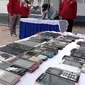 Ratusan hadphone berhasil disita dari dalam lapas di Gorontalo (Arfandi/Liputan6.com)