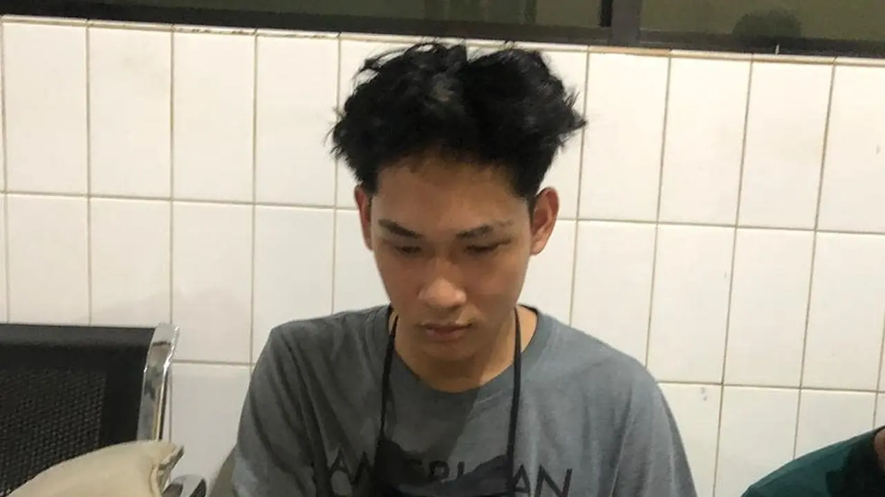 Ferdian Paleka ditangkap polisi (https://www.instagram.com/p/B_5Xtz-hmDP/)
