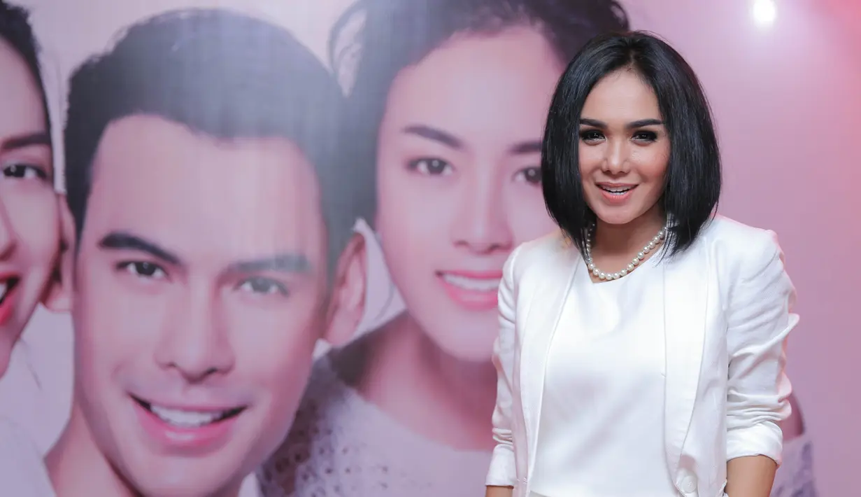 Sebagai selebriti, penampilannya sering diperhatikan oleh para fans atau masyarakat pada umumnya. Biaya mahal juga dilakoni demi penampilannya selalu tampil cantik. Begitu juga dengan Yuni Shara. (Andy Masela/Bintang.com)