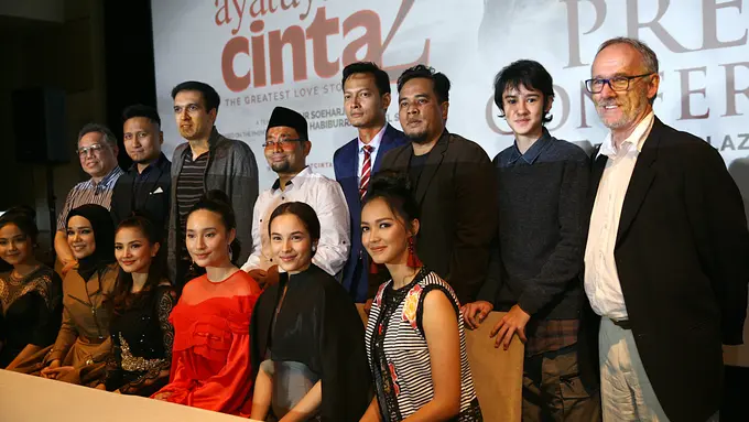 [Bintang] Selain Soal Cinta, Ini yang Disampaikan di Ayat-Ayat Cinta 2