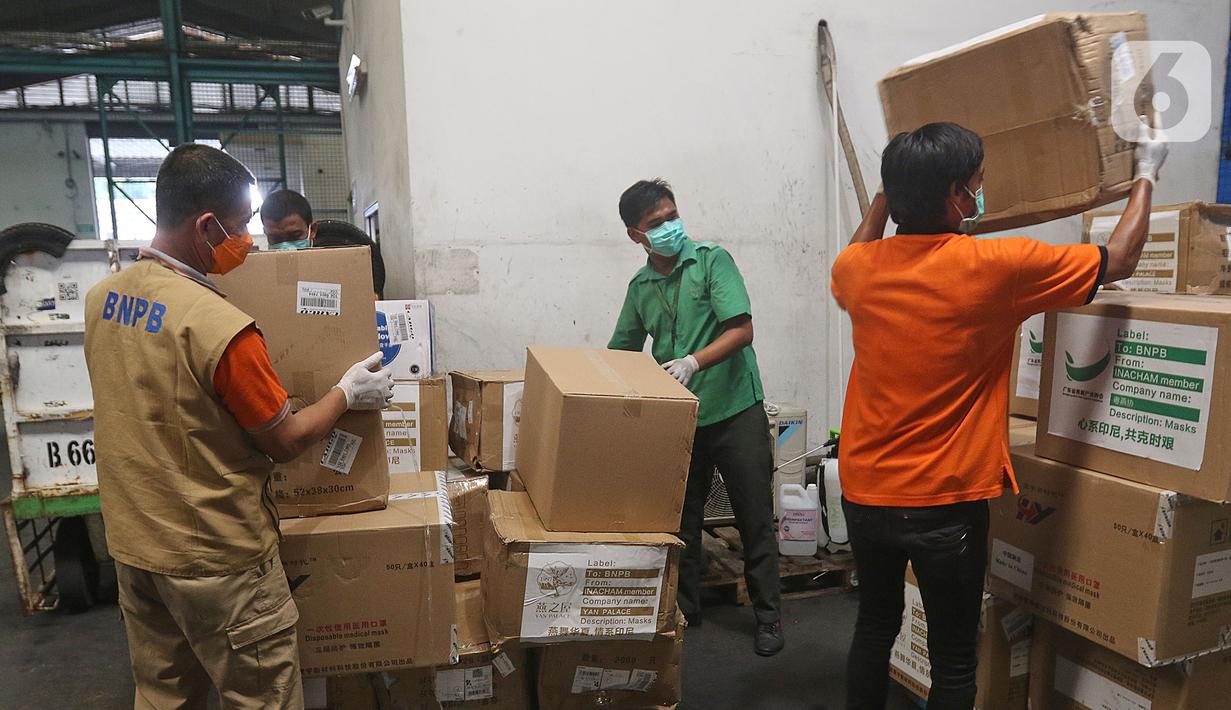 Foto Investor China Bantu 40 Ton Alkes Atasi Covid 19 Di Indonesia News Liputan6 Com