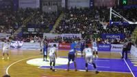 Pelita Jaya menjejakkan satu kaki ke babak final IBL 2017 setelah mengalahkan Aspac pada gim pertama semifinal Divisi Putih di C'Tra Arena, Bandung, Jumat (27/4/2017). (Bola.com/Erwin Snaz)