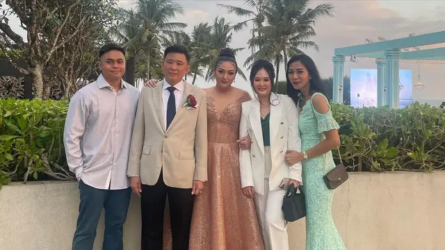 Resmi Menikah, Ini 6 Potret Yunita David Bintang Film D-Trex dan Suami