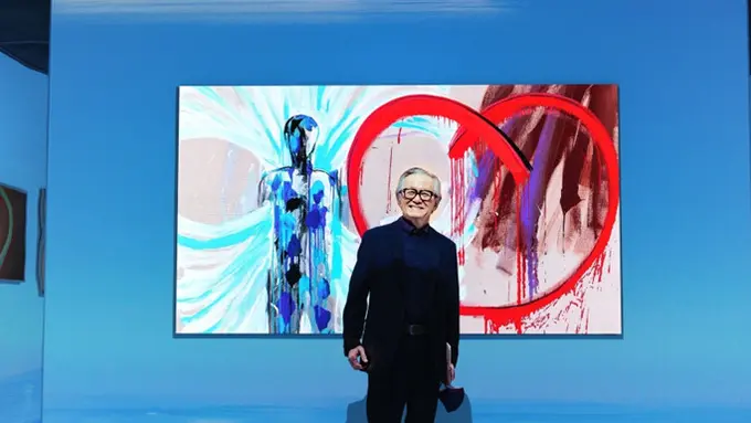 Tak Lagi Butuh Kuas, Gerakan Tubuh dan Sentuhan Teknologi Kini Jadi Medium Baru dalam Melukis (photo by Samsung)