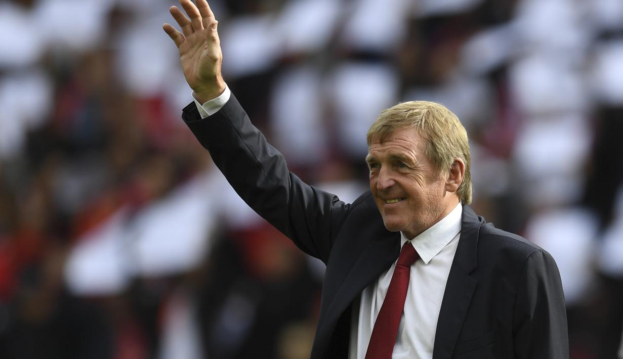 Selama melatih, Dalglish membawa Liverpool tak tersentuh kekalahan dalam delapan pertandingan beruntun. Hal tersebut tentu membuat posisi Liverpool di papan klasemen menjadi jauh lebih baik. (AFP/Paul Ellis)
