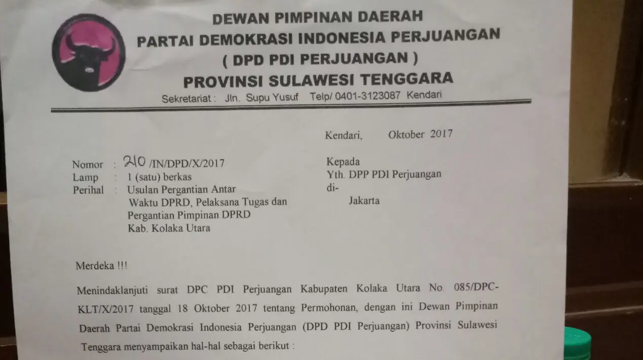 Surat DPD PDIP Sulawesi Tenggara perihal pengusulan Pergantian Antar Waktu (PAW) Pelaksana Tugas dan pergantian pimpinan DPRD Kolaka Utara. (Liputan6.com/Ahmad Akbar Fua)