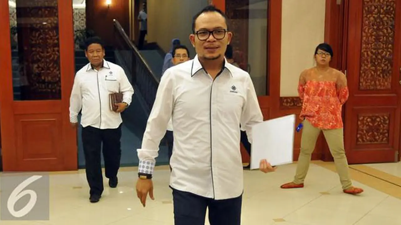 Simulasi Aplikasi Join Kandidat, Hanif Dhakiri Jadi Office Boy