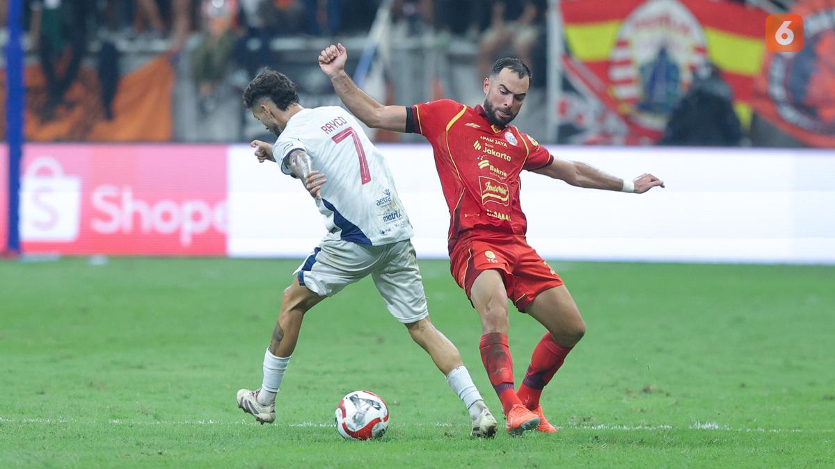 Persita vs Persija Jakarta: Menanti Debut Shayne Pattynama