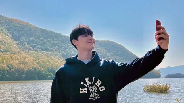 Ide Outfit Boyfriend Material dari Lee Do Hyun. [@ldh_sky]