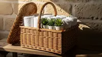 8 Trik Memanfaatkan Keranjang Hampers Biar Tak Menumpuk di Rumah, Kreatif dan Estetik