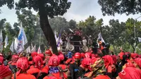 Demo buruh di Balai Kota DKI Jakarta (Liputan6.com/ Ika Defianti)